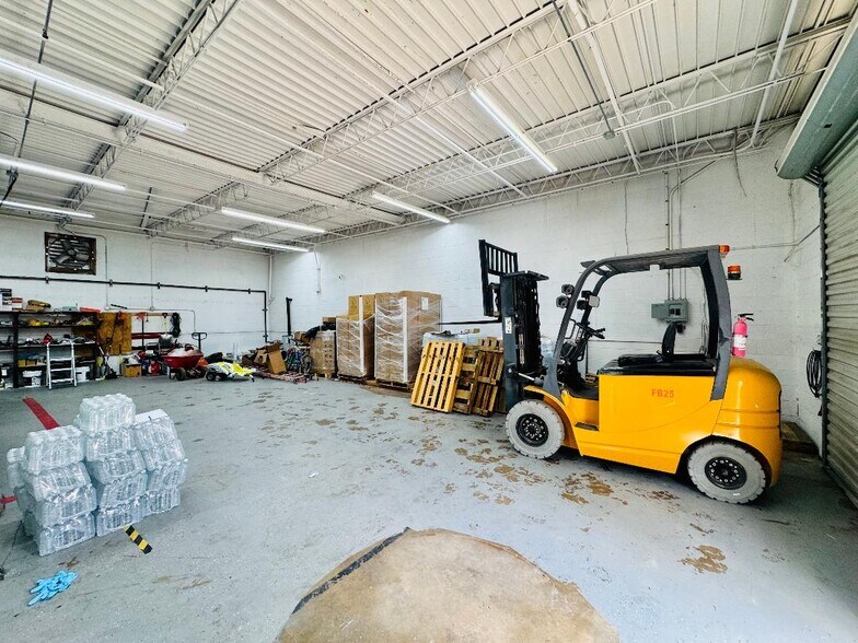 More Photos Of 4309 Action St, Garland Service For Sale