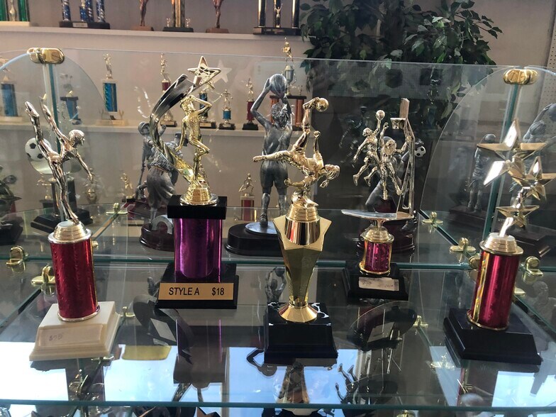 More Photos Of 702-704 E Davis St, Burlington Storefront For Sale