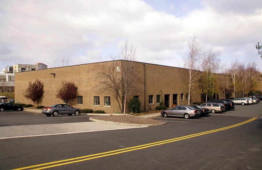 More Photos Of 60 E Hanover Ave, Morris Plains Showroom For Sale