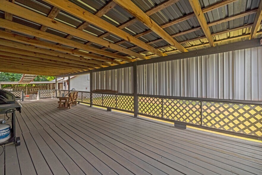 More Photos Of 3318 SH-146S, Livingston Mixed Retail For Sale