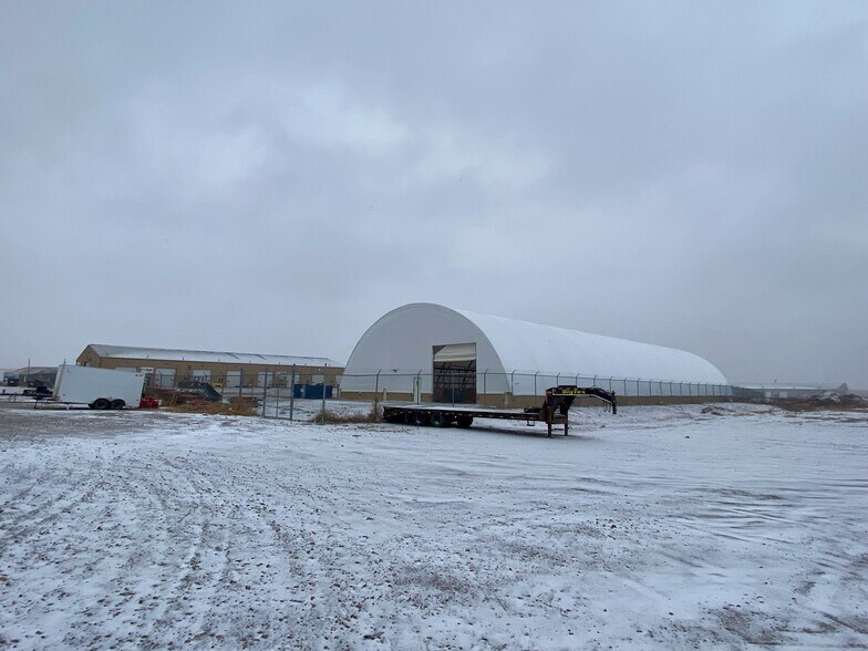 More Photos Of 5066 Owan Industrial Park Dr, Williston Warehouse For Lease