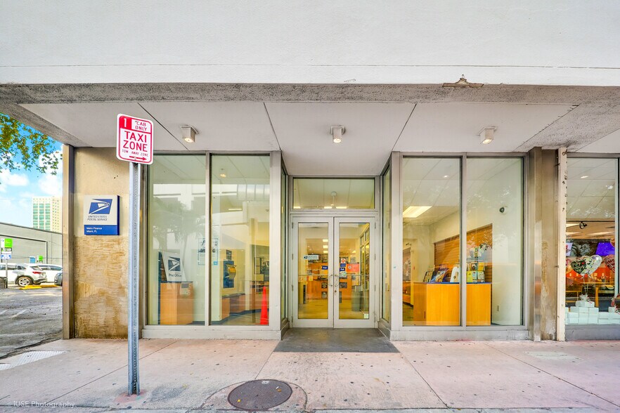 Primary Photo Of 150 SE 2nd Ave, Miami Office Residential For Sale