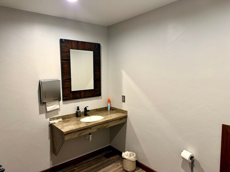 More Photos Of 311 12th St, Chinook Specialty For Sale