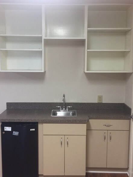 More Photos Of 2600 NASA Rd 1, Seabrook Loft Creative Space For Sale