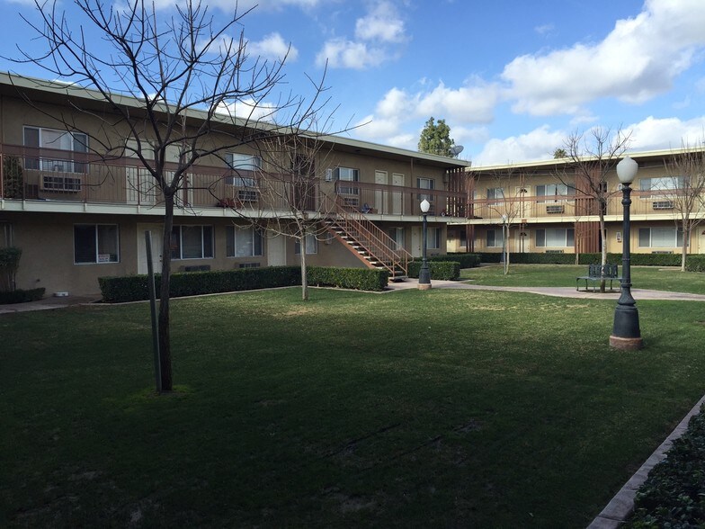 More Photos Of 532-620 N Fulton St, Fresno Apartments For Sale