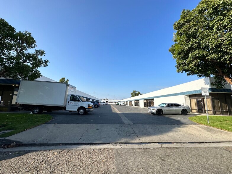 Primary Photo Of 2612 S Croddy Way, Santa Ana Light Manufacturing For Lease