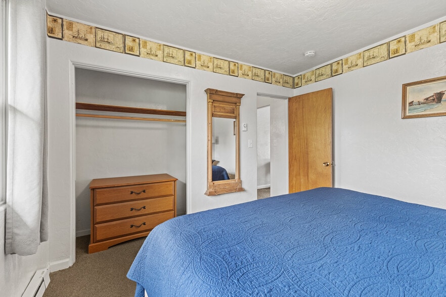 More Photos Of 787 N Central Blvd, Coquille Hotel For Sale