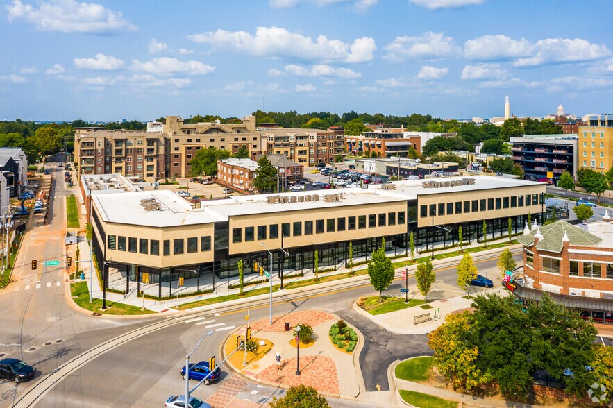 More Photos Of 525 NW 11th St, Oklahoma City General Retail For Lease