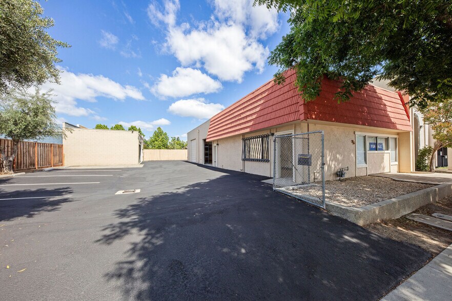 More Photos Of 75 Dillon Ave, Campbell Service For Sale