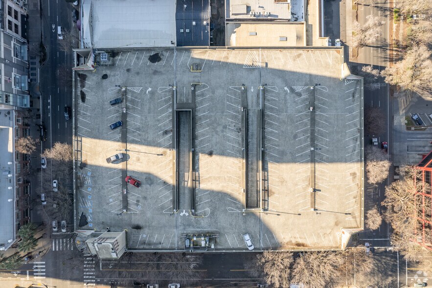 More Photos Of 1221-1233 J St, Sacramento Parking Garage For Lease