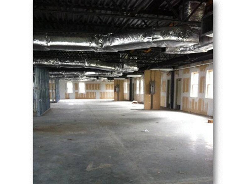 More Photos Of 5360 Summit Bridge Rd, Middletown Medical For Sale