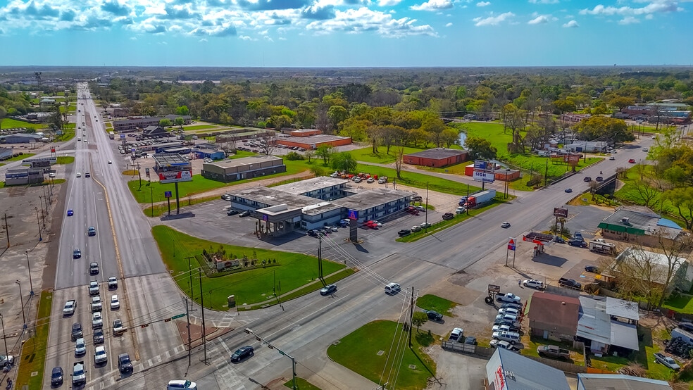 More Photos Of 110 E Highway 6, Alvin Hotel For Sale