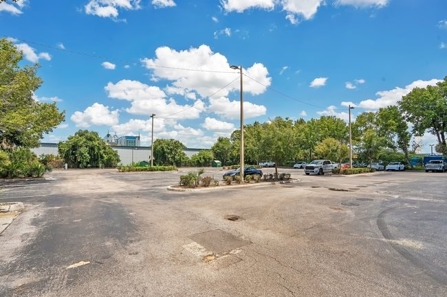 More Photos Of 7653 International Dr, Orlando Freestanding For Lease