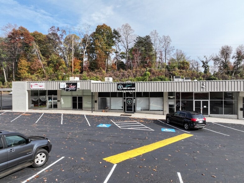 More Photos Of 120-168 Arnett Blvd, Danville General Retail For Sale