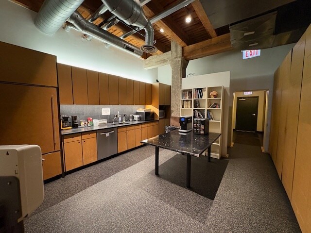 More Photos Of 333 S Desplaines St, Chicago Coworking Space