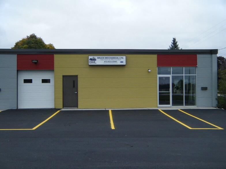 More Photos Of 53 James St, Arnprior Flex For Lease