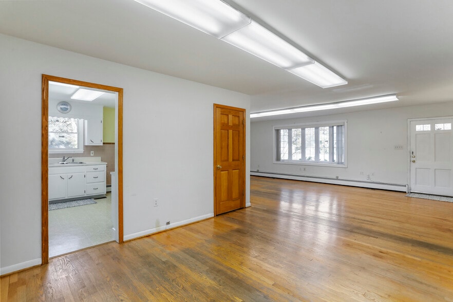 More Photos Of 2893 Jessup Rd, Jessup Office For Sale
