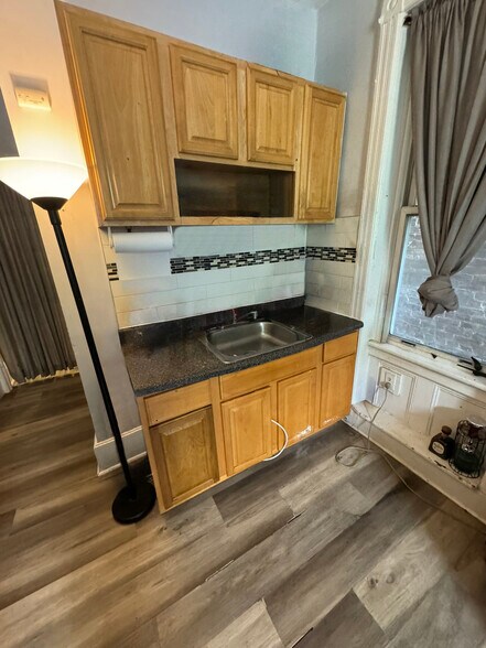 More Photos Of 902 West St, Union City Multifamily For Sale