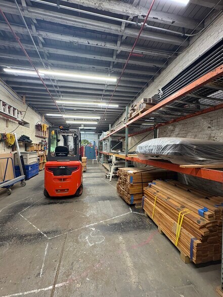 More Photos Of 18 Bay St, Brooklyn Flex For Lease