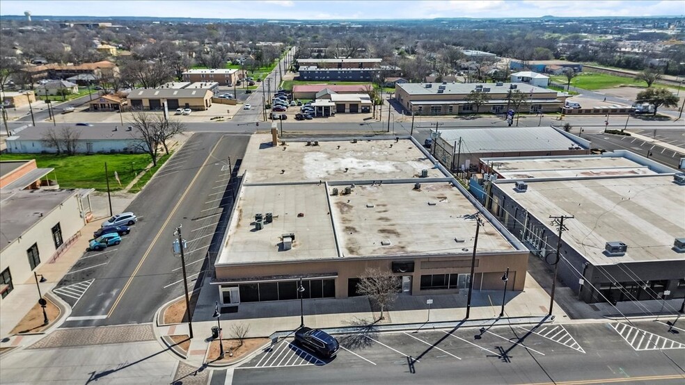 More Photos Of 420 E Ave C, Killeen Specialty For Lease