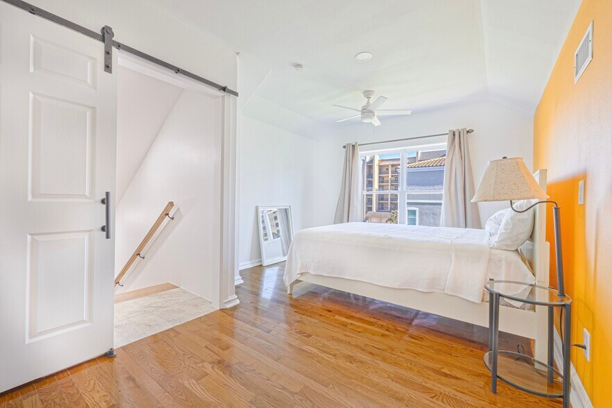 More Photos Of 129 E Esperanza St, South Padre Island Apartments For Sale