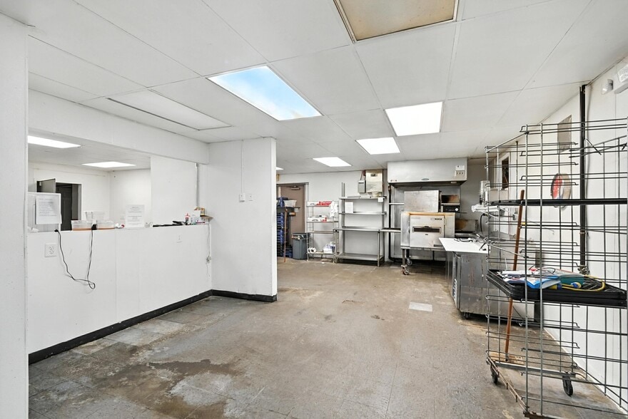 More Photos Of 325 E Center St, Bellevue Restaurant For Sale