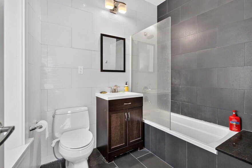 More Photos Of 83 Beaver St, Albany Apartments For Sale