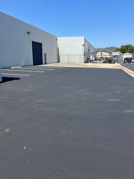 More Photos Of 2821 Pomona Blvd, Pomona Warehouse For Lease