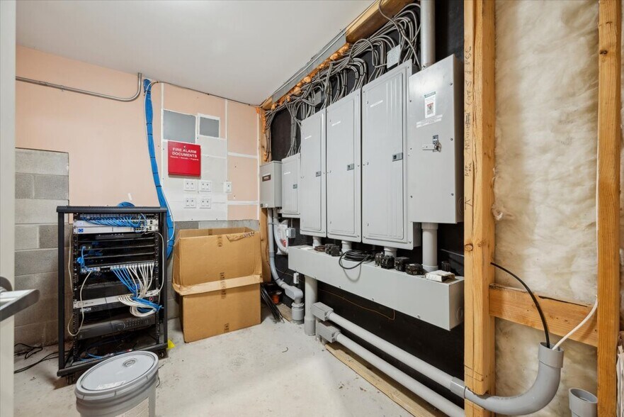 More Photos Of 22 Royal Rd, Flemington Industrial For Sale