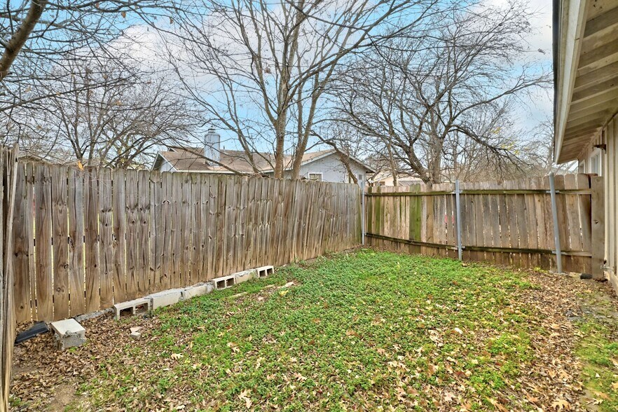 More Photos Of 5619 Jacaranda Dr, Austin Multifamily For Sale