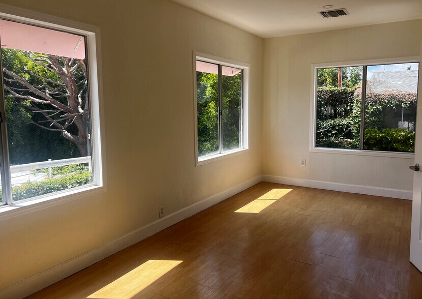 More Photos Of 931 N La Cienega Blvd, Los Angeles Storefront Retail Office For Lease