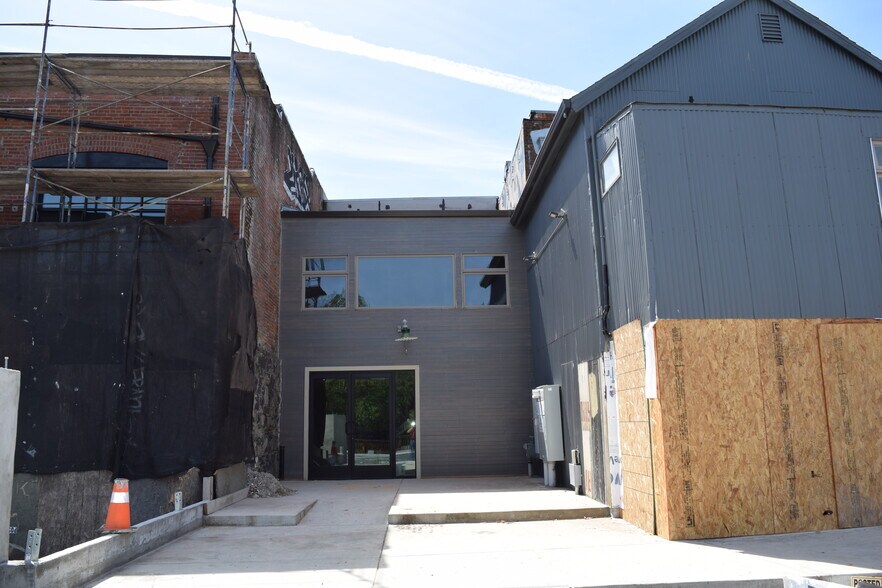 More Photos Of 216 Petaluma Blvd, Petaluma Storefront Retail Office For Lease