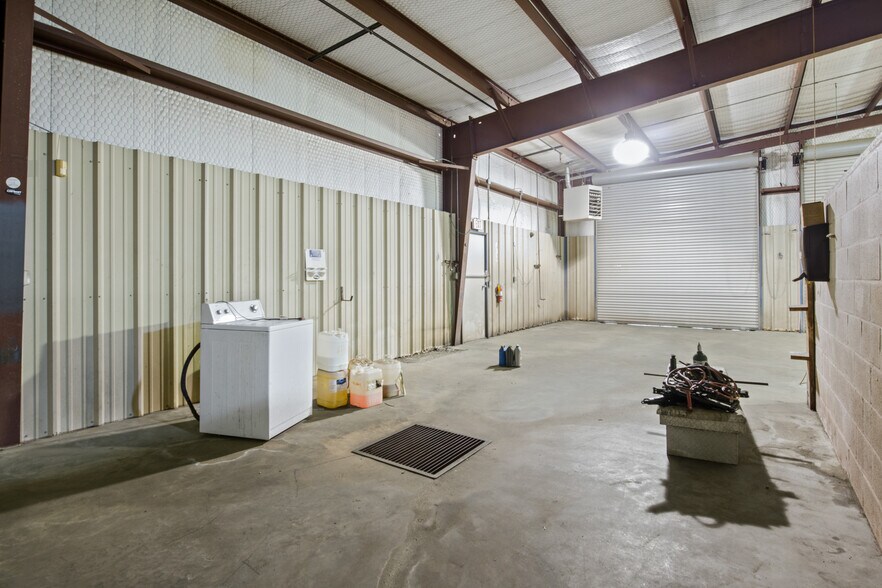 More Photos Of 2300 W Ferguson Rd, Mount Pleasant Freestanding For Lease