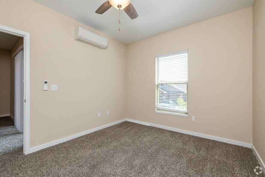 More Photos Of 13399 Charlotte St, Kansas City Apartments For Sale