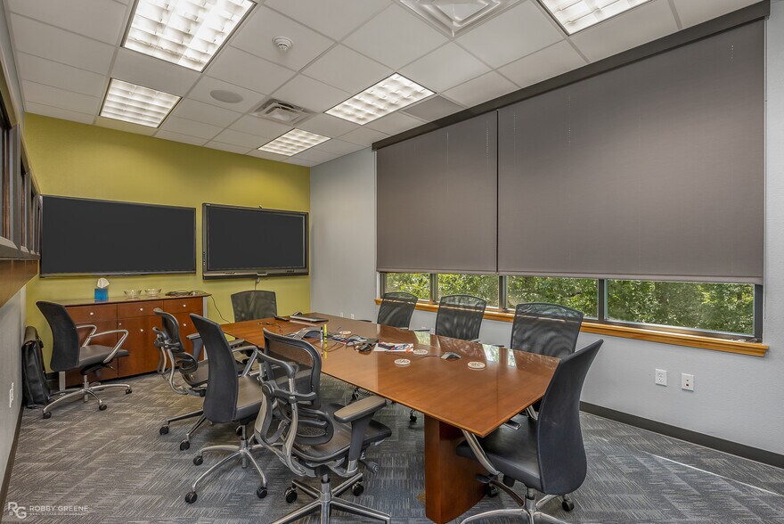 More Photos Of 10100 Woolworth Rd, Keithville Medical For Lease