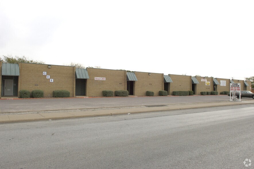 More Photos Of 10024-10052 Monroe Dr, Dallas Showroom For Lease