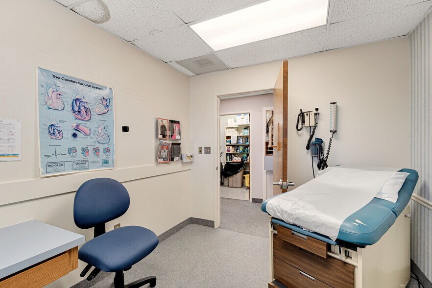 More Photos Of 1260 E Almond Ave, Madera Medical For Sale