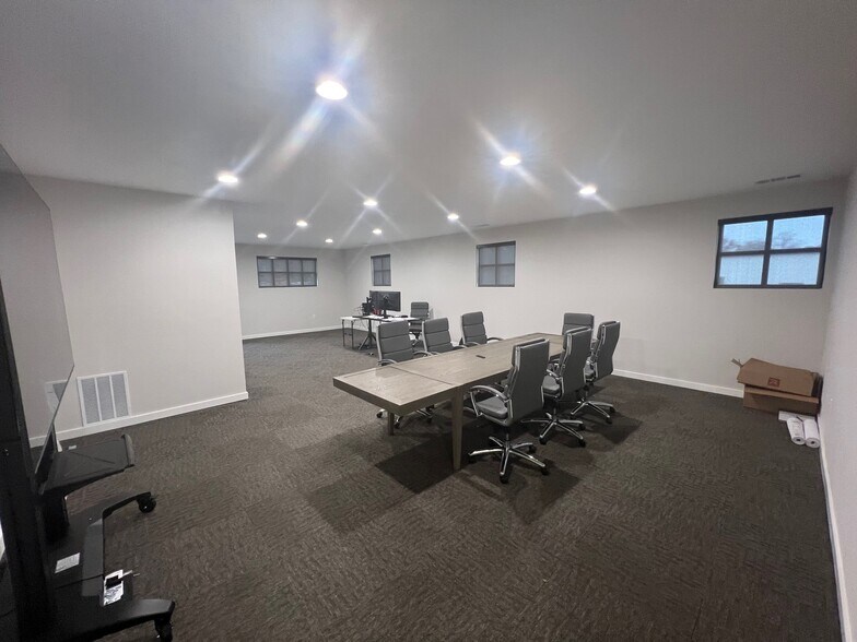 More Photos Of 6110 McFarland Station Dr, Alpharetta Office For Sale