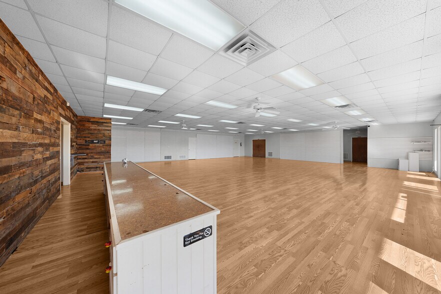 More Photos Of 1118 Interstate Highway 30, Greenville Storefront Retail Office For Lease