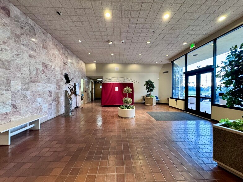 More Photos Of 1900 Churn Creek Rd, Redding Office For Lease