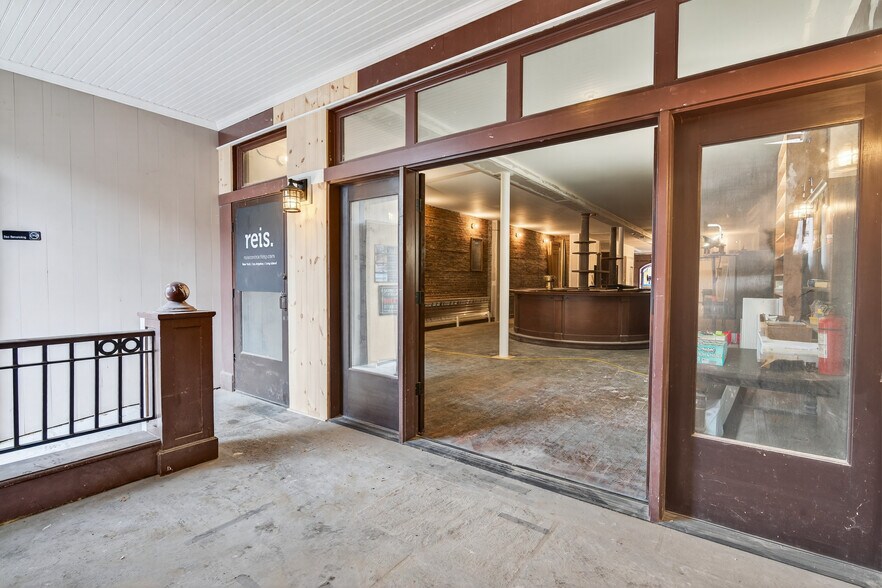 More Photos Of 316 Wall St, Kingston Storefront Retail Residential For Lease