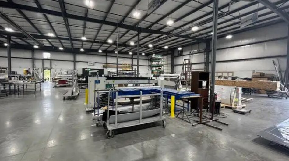 More Photos Of 4302 Security Pky, New Albany Manufacturing For Lease