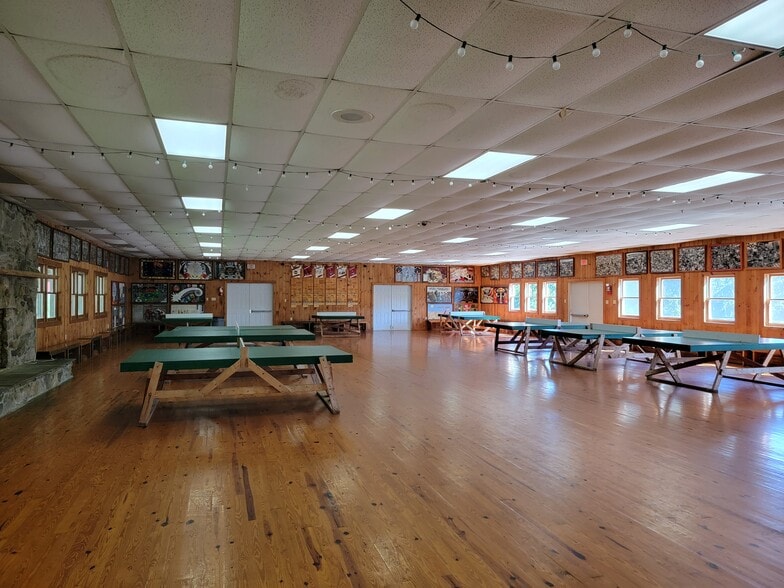 More Photos Of 232 White Oak Rd, Elizaville Specialty For Sale