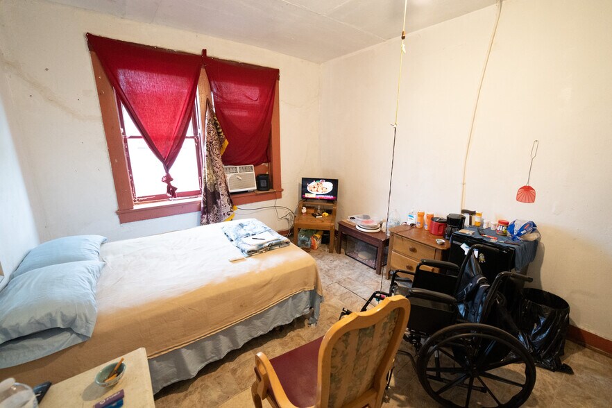 601 E Avenue A, Robstown, TX 78380 Hotel For Sale