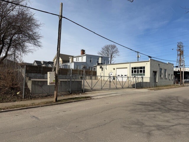 More Photos Of 3475 Cardiff Ave, Cincinnati Warehouse For Lease