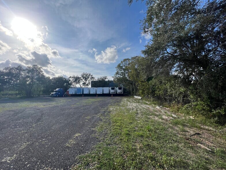 More Photos Of 4780 Pasco St, Orlando Warehouse For Lease