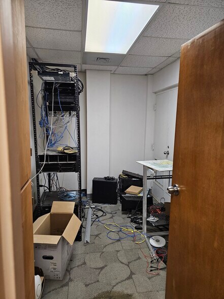 More Photos Of 103 S Fannin Ave, Cameron Office For Lease