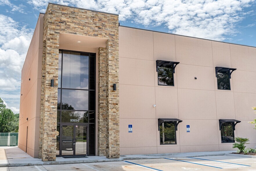 More Photos Of 9393 Mill Springs, Jacksonville Coworking Space