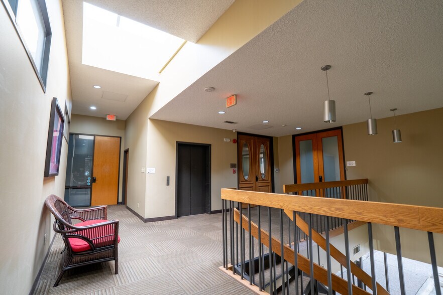 More Photos Of 4620 Sunbelt Dr, Addison Office For Sale