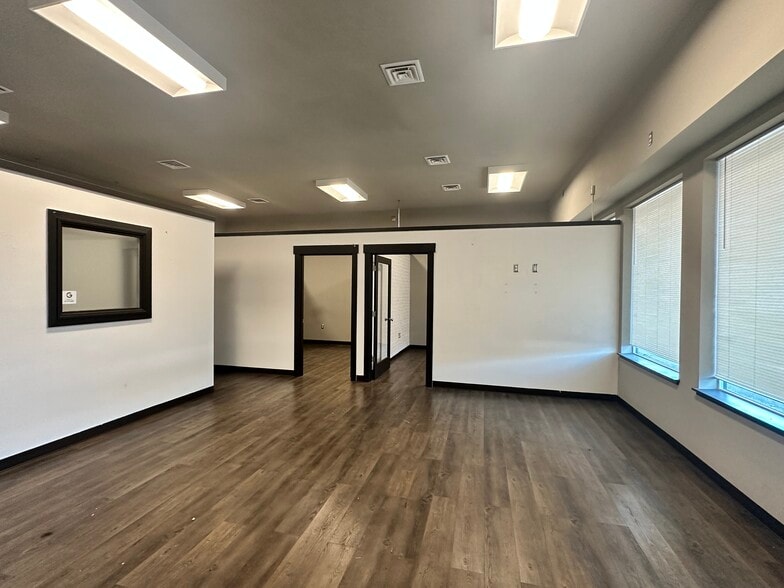 More Photos Of 8218 Pacific Ave, Tacoma Freestanding For Lease